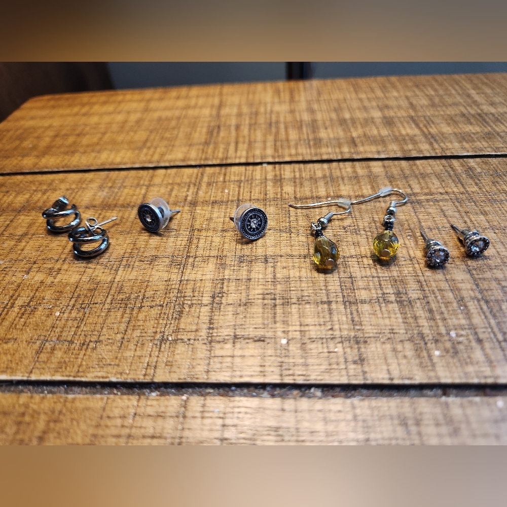 Jewelry LOT - Yellow Teardrop Dangle Earrings - Unbranded *4 PRS EARRINGS*